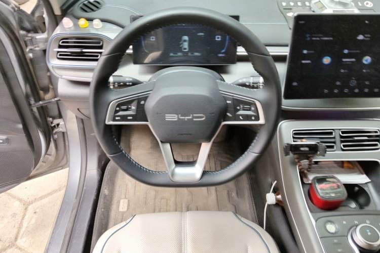 Used BYD Destroyer 05 2024 HONOR Edition DM-i 55KM Luxury Model Steering Wheel