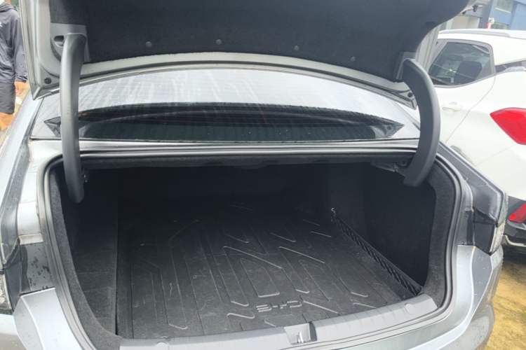 Used BYD Destroyer 05 2024 HONOR Edition DM-i 55KM Luxury Model Trunk