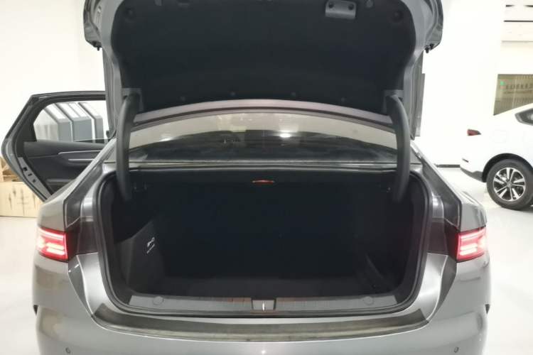 Used BYD Destroyer 05 2024 HONOR Edition DM-i 55KM Luxury Model Trunk