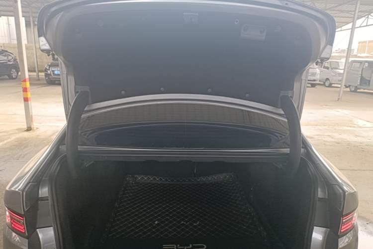 Used BYD Destroyer 05 2024 HONOR Edition DM-i 55KM Luxury Model Trunk