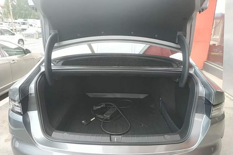 Used BYD Destroyer 05 2024 HONOR Edition DM-i 55KM Luxury Model Trunk