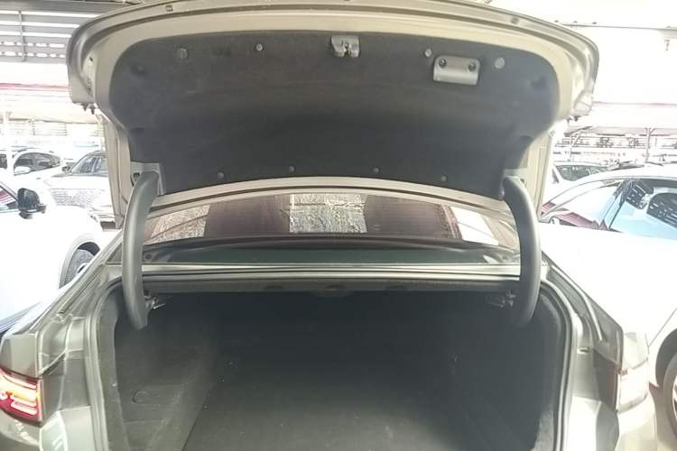 Used BYD Destroyer 05 2024 HONOR Edition DM-i 55KM Luxury Model Trunk