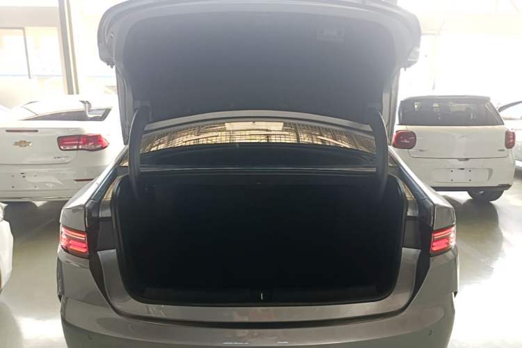 Used BYD Destroyer 05 2024 HONOR Edition DM-i 55KM Luxury Model Trunk