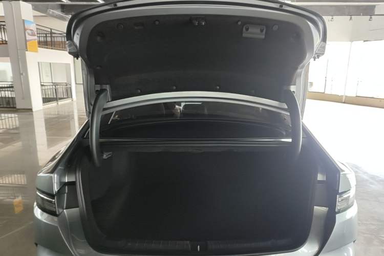 Used BYD Destroyer 05 2024 HONOR Edition DM-i 55KM Luxury Model Trunk
