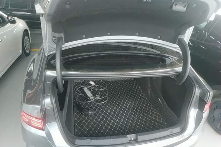 Used BYD Destroyer 05 2024 HONOR Edition DM-i 55KM Luxury Model Trunk