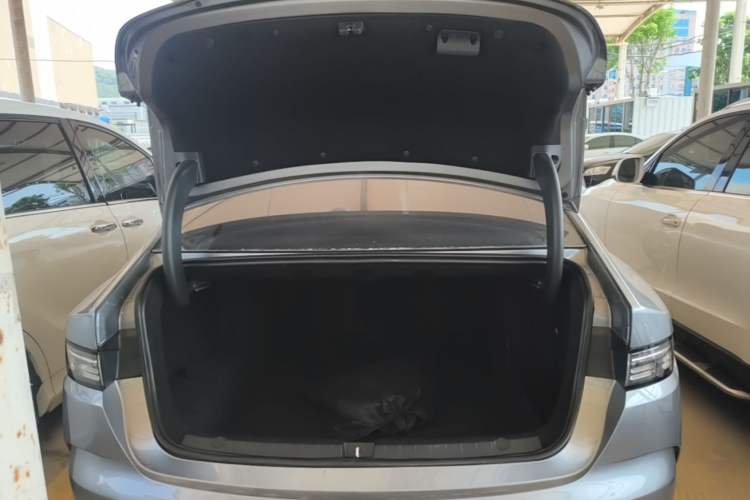Used BYD Destroyer 05 2024 HONOR Edition DM-i 120KM Prestige Model Trunk