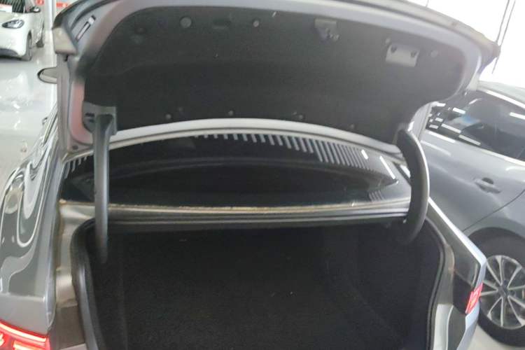 Used BYD Destroyer 05 2024 HONOR Edition DM-i 55KM Luxury Model Trunk