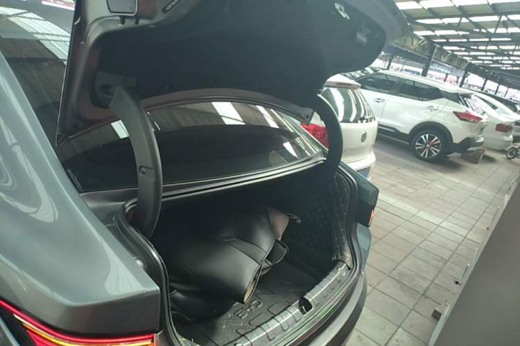 Used BYD Destroyer 05 2024 Honor Edition DM-i 120KM Luxury Model Trunk