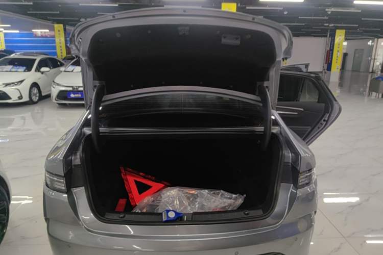 Used BYD Destroyer 05 2024 HONOR Edition DM-i 55KM Luxury Model Trunk