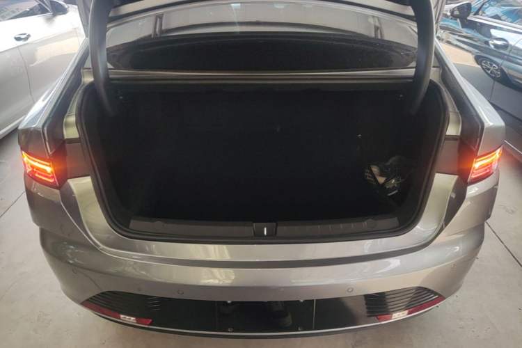 Used BYD Destroyer 05 2024 HONOR Edition DM-i 55KM Luxury Model Trunk