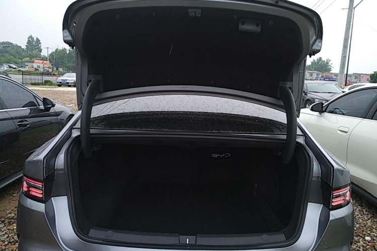 Used BYD Destroyer 05 2024 HONOR Edition DM-i 55KM Luxury Model Trunk