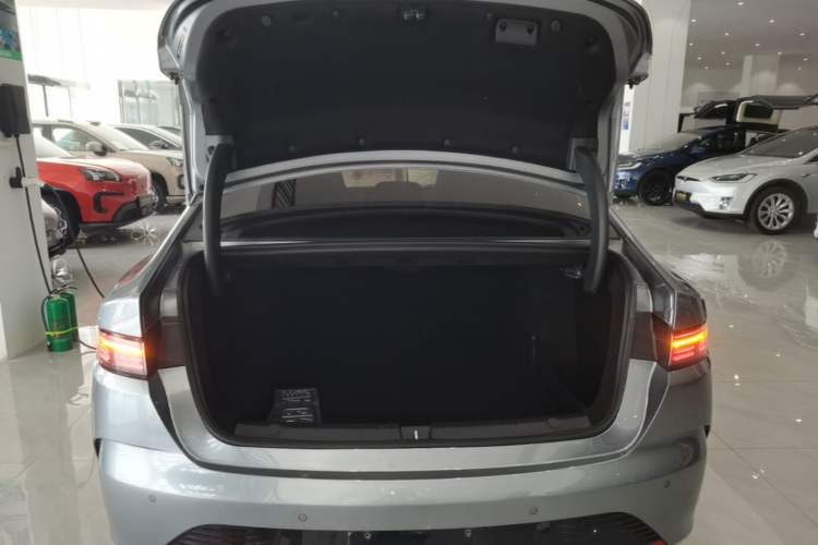 Used BYD Destroyer 05 2024 HONOR Edition DM-i 55KM Luxury Model Trunk