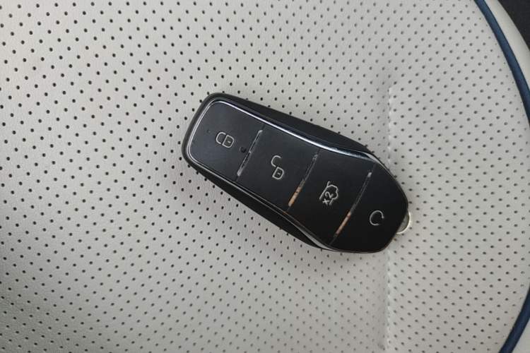 Used BYD Destroyer 05 2024 Honor Edition DM-i 120KM Luxury Model Vehicle Key