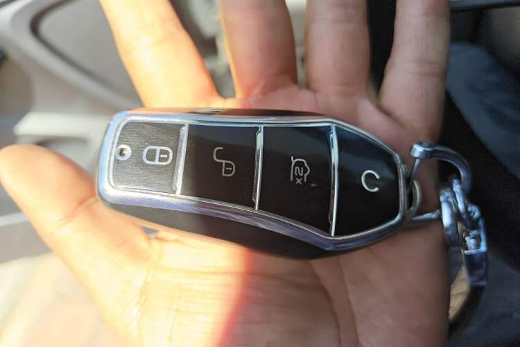Used BYD Destroyer 05 2024 HONOR Edition DM-i 55KM Luxury Model Vehicle Key
