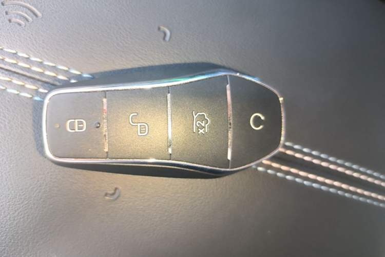 Used BYD Destroyer 05 2024 HONOR Edition DM-i 55KM Luxury Model Vehicle Key