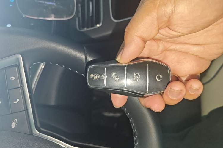 Used BYD Destroyer 05 2024 HONOR Edition DM-i 55KM Luxury Model Vehicle Key