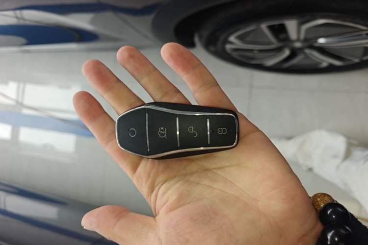 Used BYD Destroyer 05 2024 HONOR Edition DM-i 55KM Luxury Model Vehicle Key