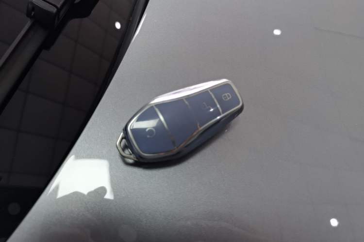Used BYD Destroyer 05 2024 HONOR Edition DM-i 55KM Luxury Model Vehicle Key