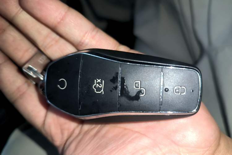 Used BYD Destroyer 05 2024 HONOR Edition DM-i 55KM Luxury Model Vehicle Key