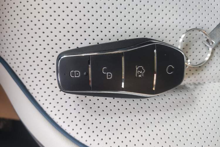 Used BYD Destroyer 05 2024 HONOR Edition DM-i 55KM Luxury Model Vehicle Key
