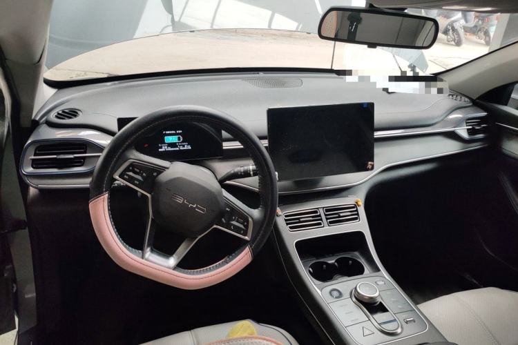 Used BYD Destroyer 05 2024 HONOR Edition DM-i 55KM Luxury Model Center Console
