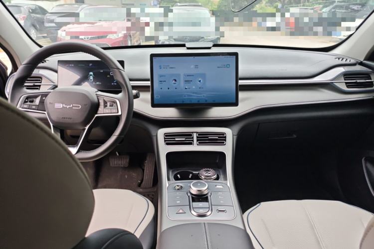 Used BYD Destroyer 05 2024 HONOR Edition DM-i 55KM Luxury Model Center Console