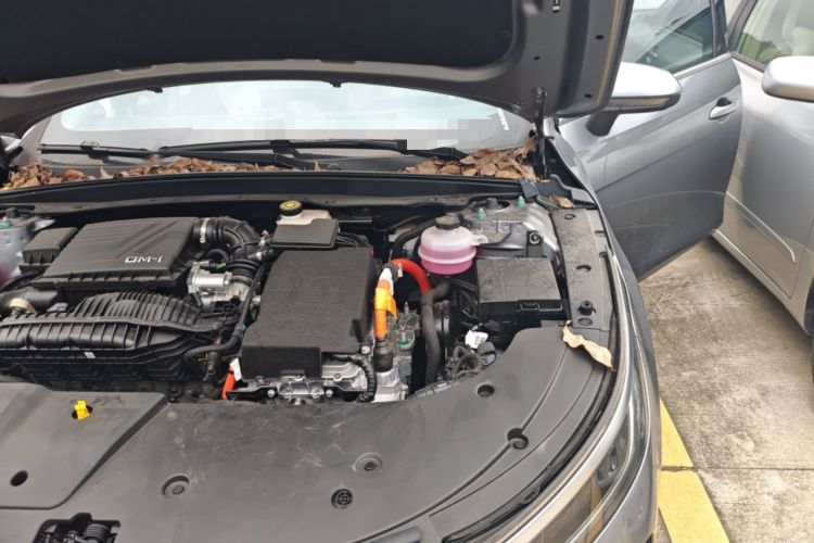 Used BYD Destroyer 05 2024 HONOR Edition DM-i 55KM Luxury Model Engine Bay Left