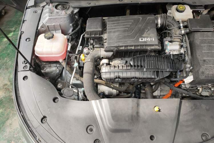 Used BYD Destroyer 05 2024 HONOR Edition DM-i 55KM Luxury Model Engine Bay Right