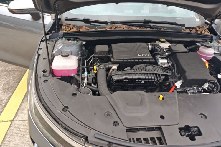 Used BYD Destroyer 05 2024 HONOR Edition DM-i 55KM Luxury Model Engine Bay Right