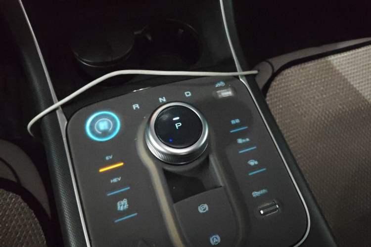 Used BYD Destroyer 05 2024 HONOR Edition DM-i 55KM Luxury Model Gear Lever