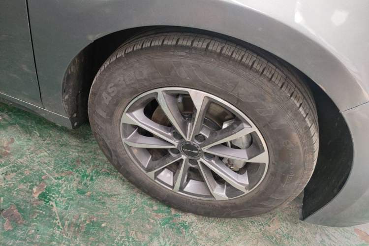 Used BYD Destroyer 05 2024 HONOR Edition DM-i 55KM Luxury Model Right Front Wheel Hub