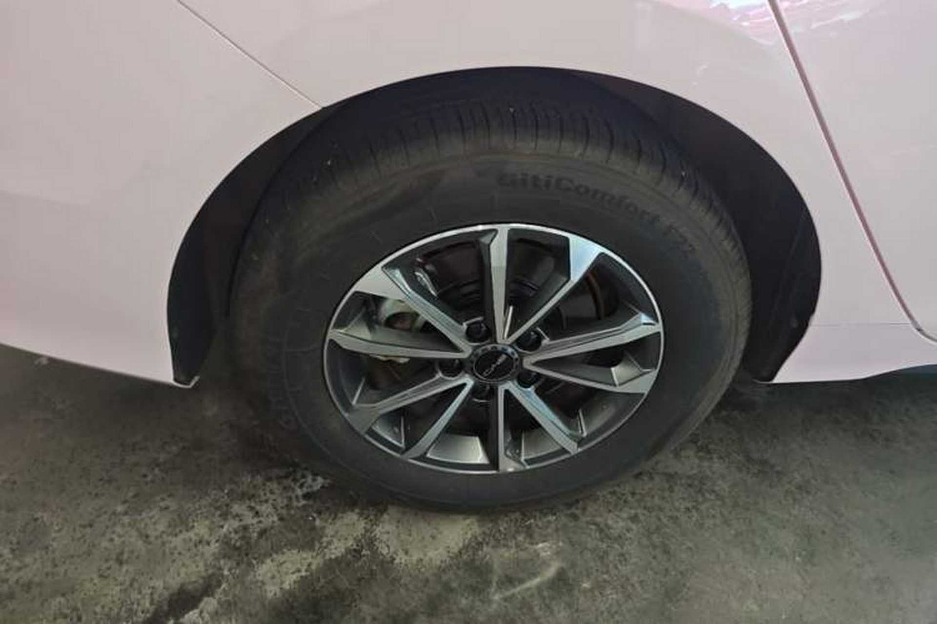 Used BYD Destroyer 05 2024 HONOR Edition DM-i 55KM Luxury Model Right Rear Wheel Hub