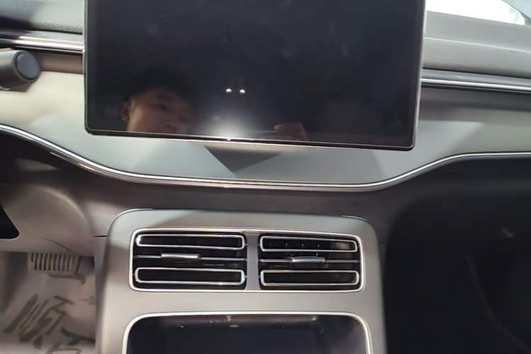 Used BYD Destroyer 05 2024 HONOR Edition DM-i 55KM Luxury Model Audio And AC Panel