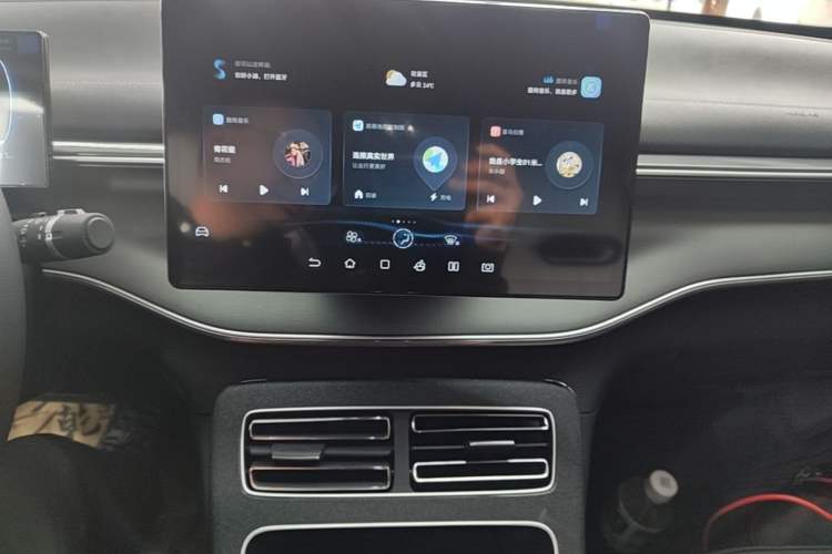 Used BYD Destroyer 05 2024 HONOR Edition DM-i 55KM Luxury Model Audio And AC Panel