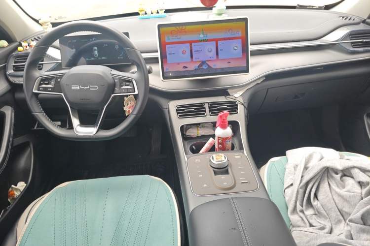 Used BYD Destroyer 05 2024 HONOR Edition DM-i 55KM Luxury Model Center Console