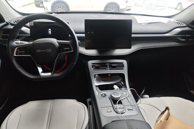 Used BYD Destroyer 05 2024 HONOR Edition DM-i 55KM Luxury Model Center Console