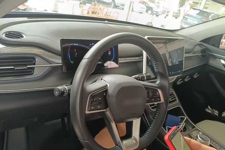 Used BYD Destroyer 05 2024 HONOR Edition DM-i 55KM Luxury Model Center Console