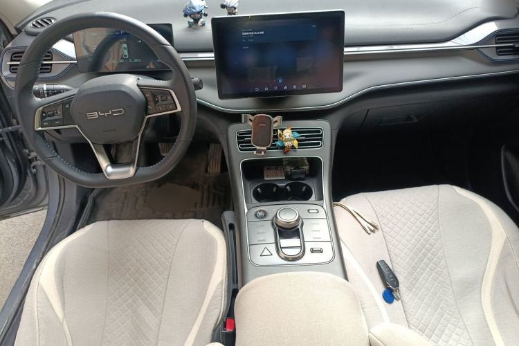 Used BYD Destroyer 05 2024 HONOR Edition DM-i 55KM Luxury Model Center Console