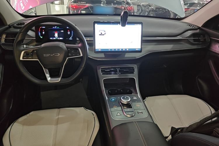 Used BYD Destroyer 05 2024 Honor Edition DM-i 120KM Luxury Model Center Console