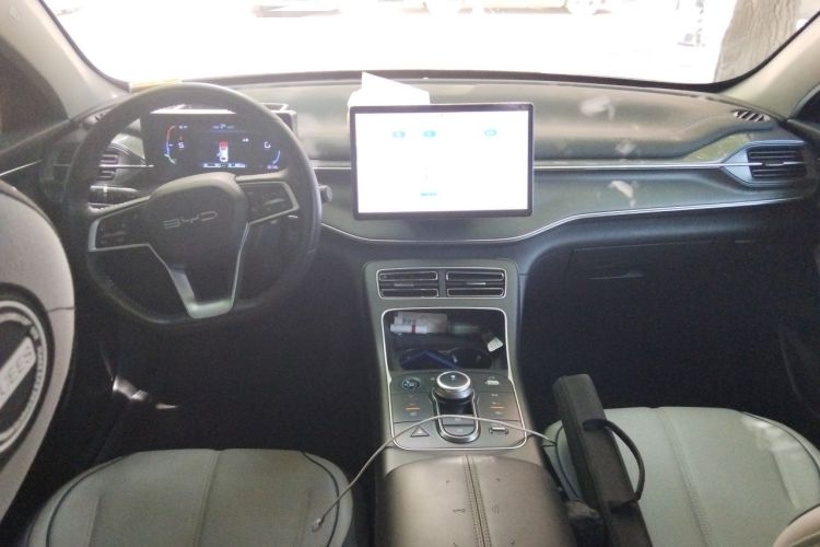 Used BYD Destroyer 05 2024 HONOR Edition DM-i 55KM Luxury Model Center Console