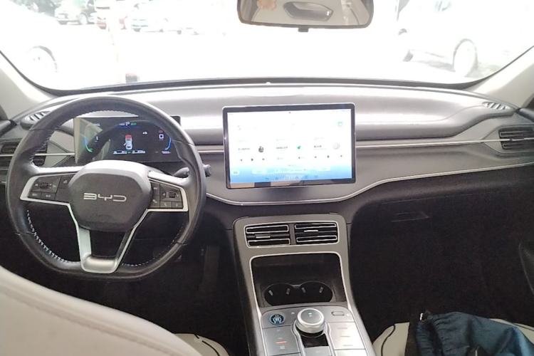 Used BYD Destroyer 05 2024 HONOR Edition DM-i 55KM Luxury Model Center Console