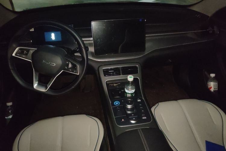 Used BYD Destroyer 05 2024 HONOR Edition DM-i 55KM Luxury Model Center Console