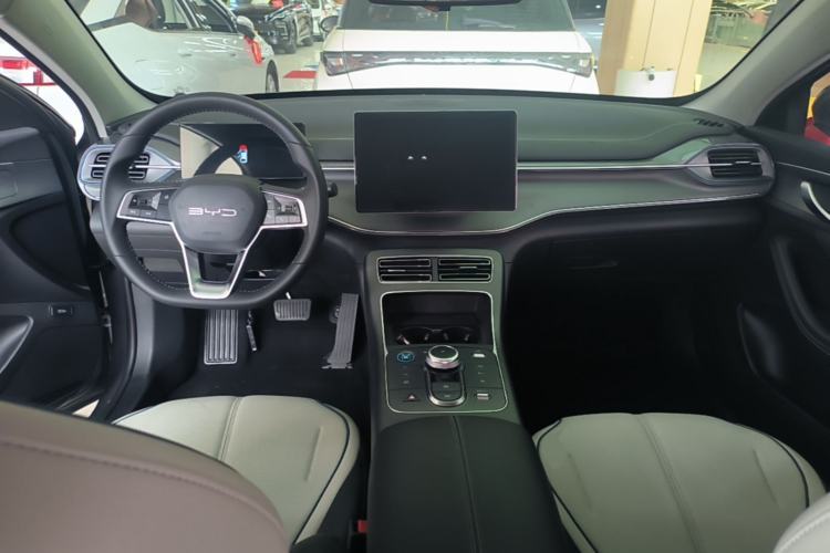 Used BYD Destroyer 05 2024 HONOR Edition DM-i 55KM Luxury Model Center Console