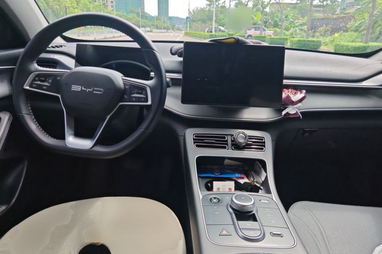 Used BYD Destroyer 05 2024 HONOR Edition DM-i 55KM Luxury Model Center Console