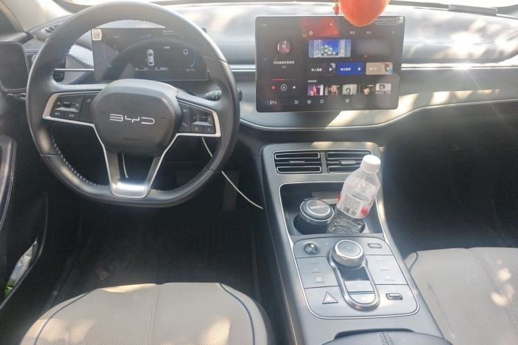 Used BYD Destroyer 05 2024 HONOR Edition DM-i 55KM Luxury Model Center Console