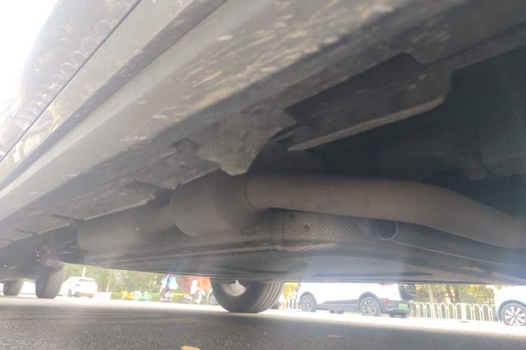 Used BYD Destroyer 05 2024 Honor Edition DM-i 120KM Luxury Model Chassis Front Right