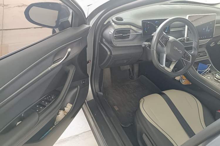 Used BYD Destroyer 05 2024 HONOR Edition DM-i 55KM Luxury Model Driver Seat