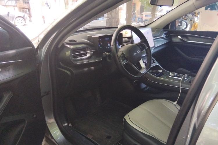 Used BYD Destroyer 05 2024 HONOR Edition DM-i 55KM Luxury Model Driver Seat