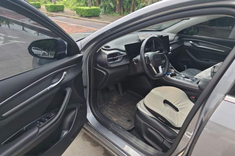 Used BYD Destroyer 05 2024 HONOR Edition DM-i 55KM Luxury Model Driver Seat