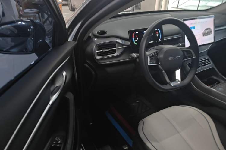 Used BYD Destroyer 05 2024 HONOR Edition DM-i 55KM Luxury Model Driver Seat